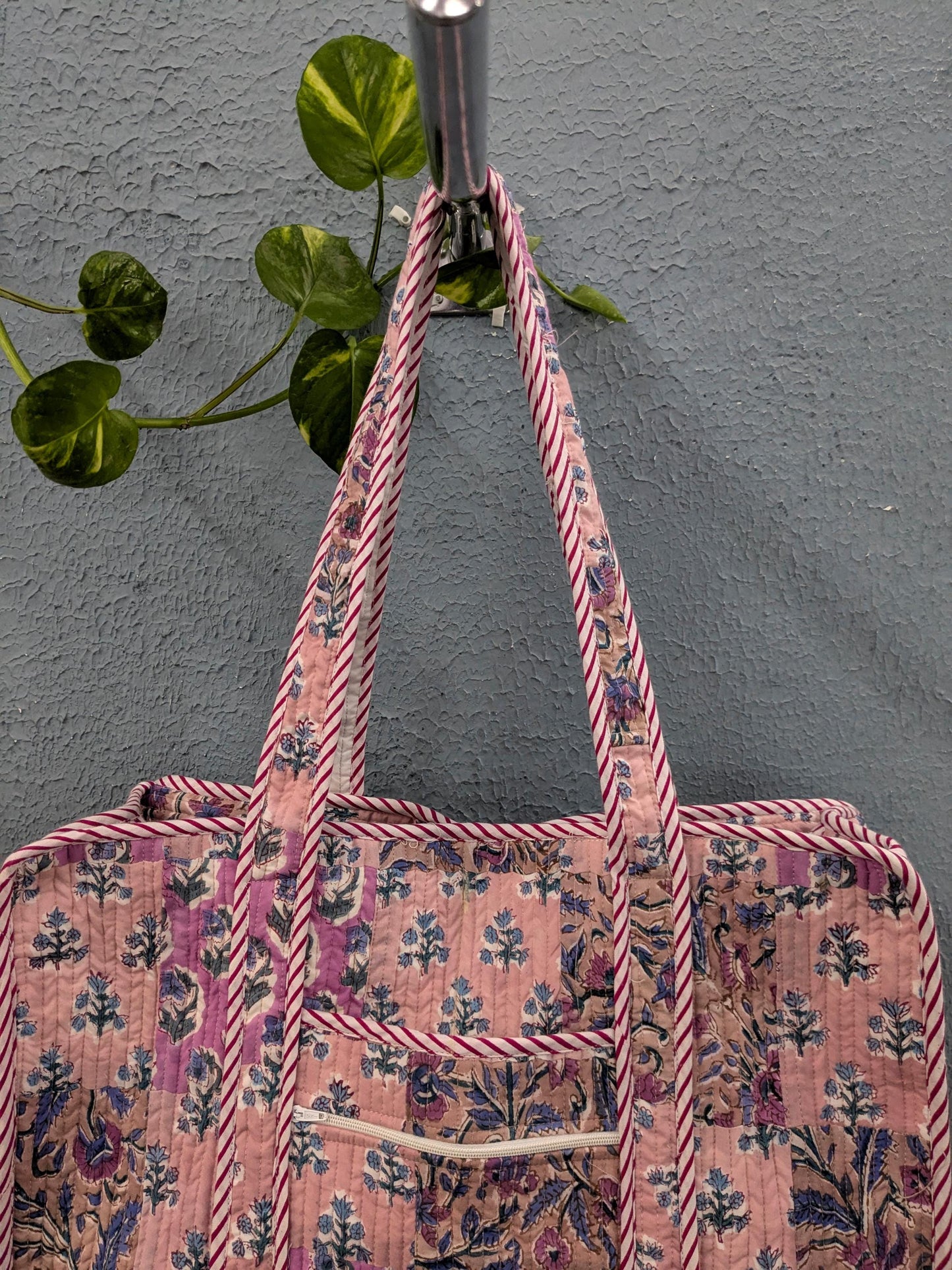 Cotton handmade block print bag, patchwork quilted bag, tote Large travel bag, Quilted Tote Bag, Quilted Cotton Tote bag With Zipper