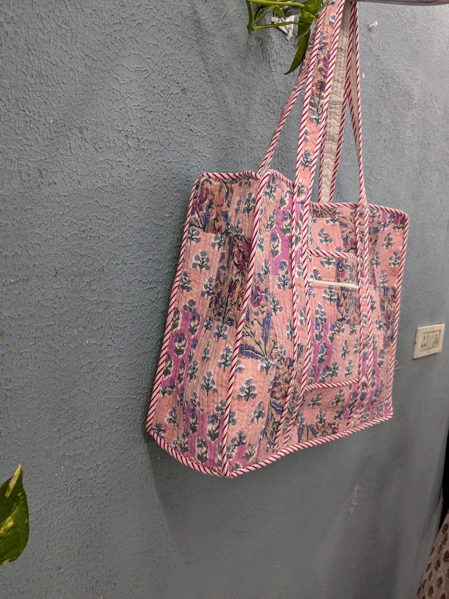 Cotton handmade block print bag, patchwork quilted bag, tote Large travel bag, Quilted Tote Bag, Quilted Cotton Tote bag With Zipper