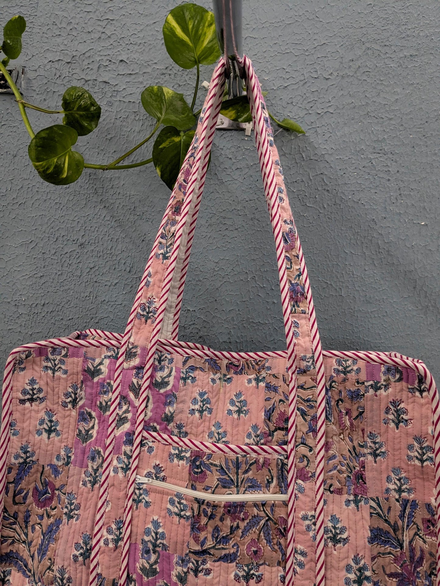 Cotton handmade block print bag, patchwork quilted bag, tote Large travel bag, Quilted Tote Bag, Quilted Cotton Tote bag With Zipper