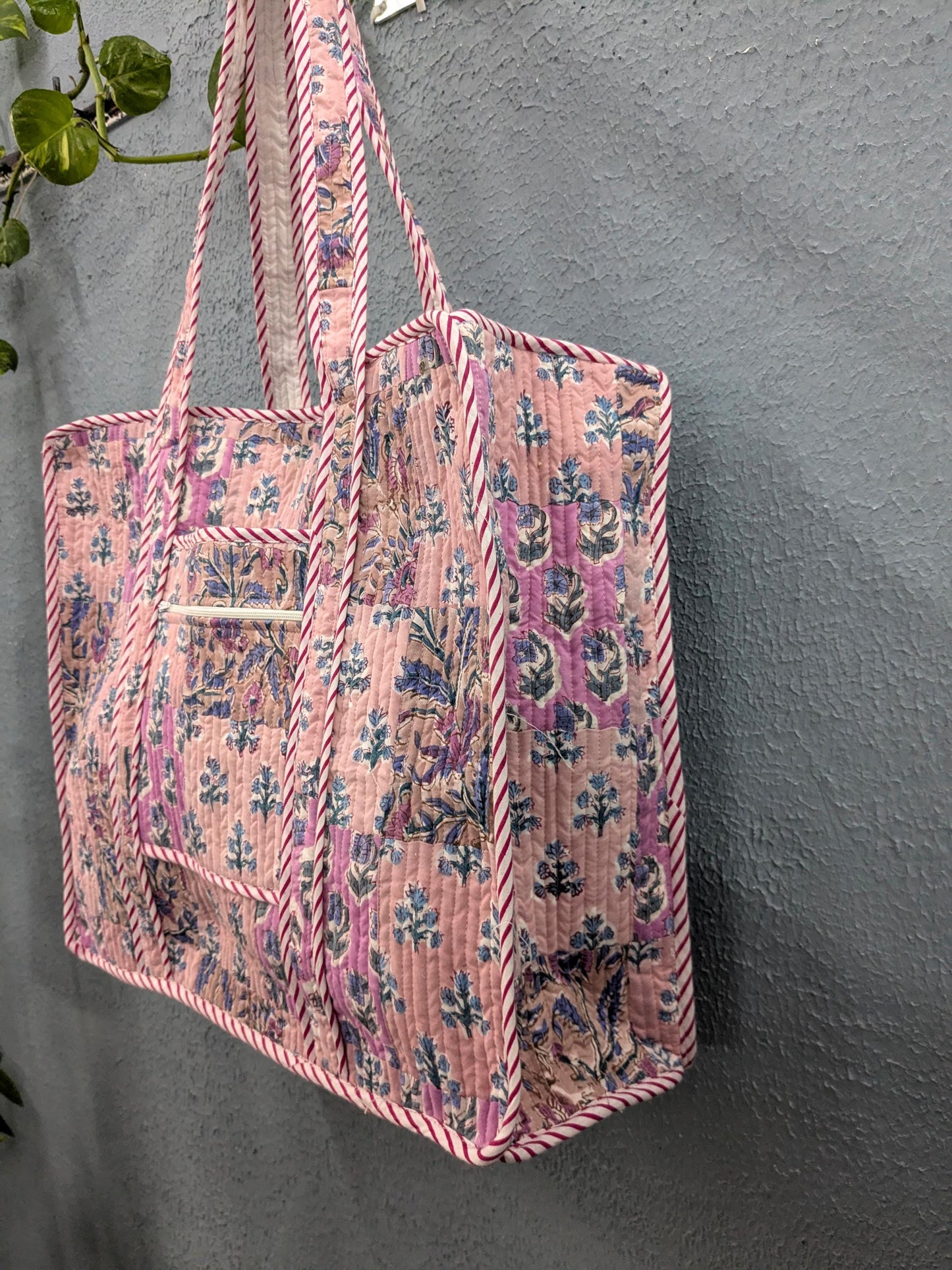 Cotton handmade block print bag, patchwork quilted bag, tote Large travel bag, Quilted Tote Bag, Quilted Cotton Tote bag With Zipper
